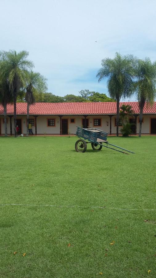 El Pantanal Hotel & Resort Puerto Quijarro  Exteriör bild